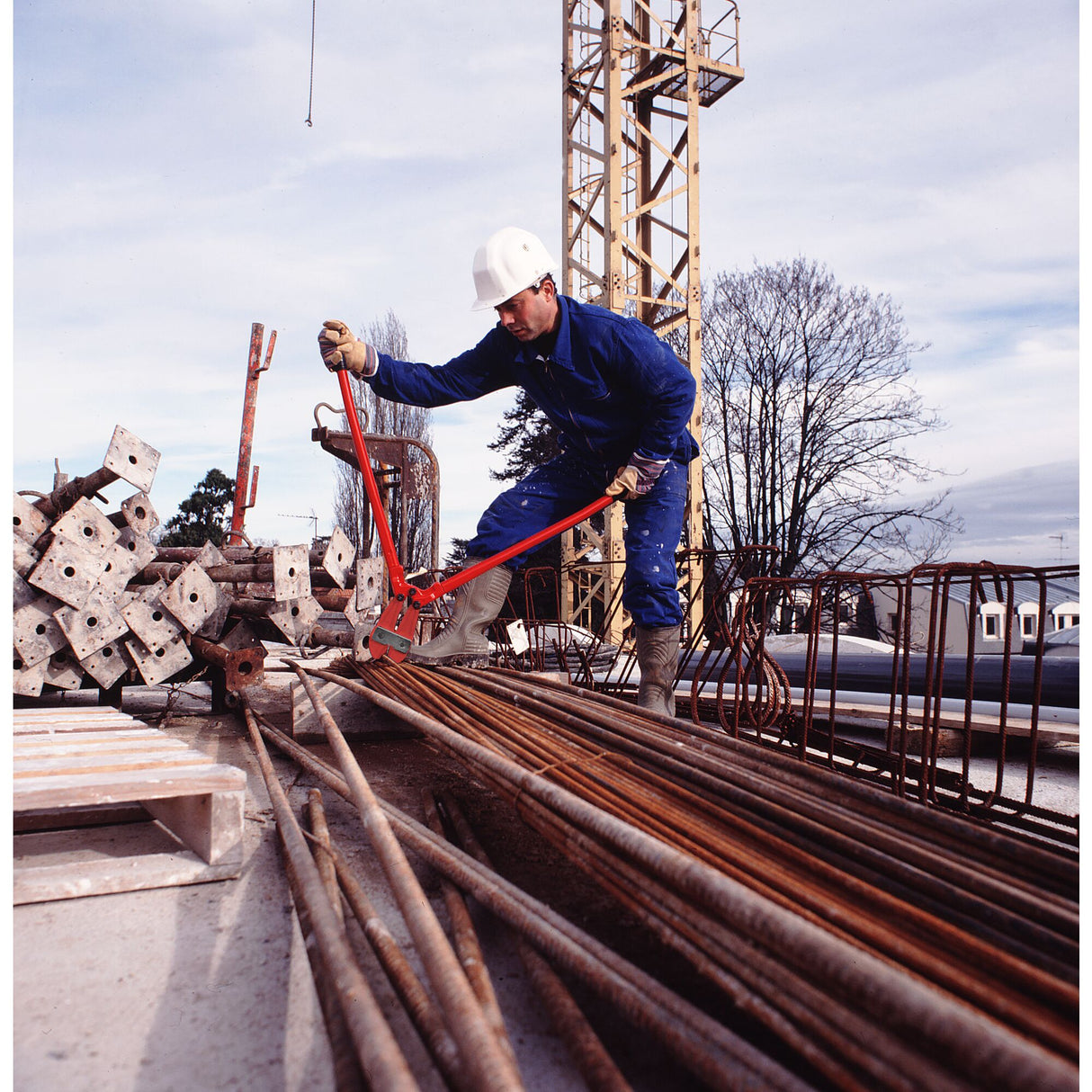 990.B - Coupe-boulons bras tubulaires coupe axiale